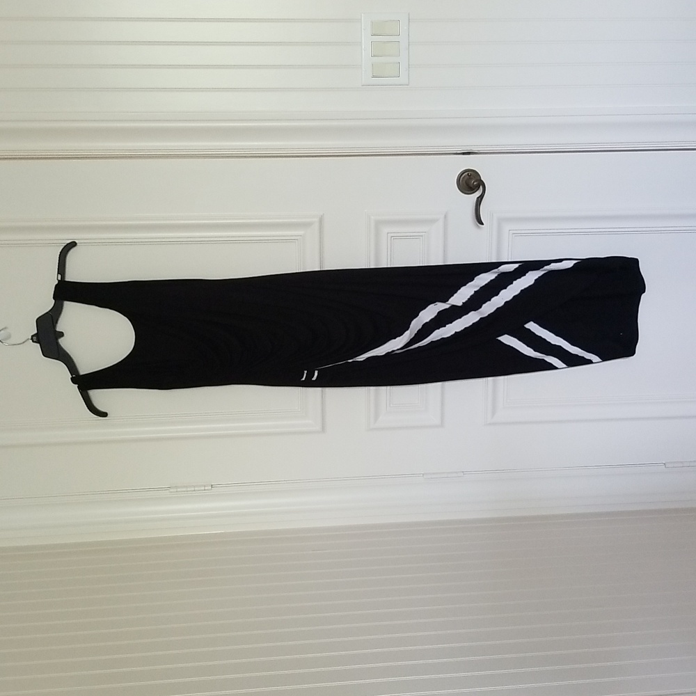 Bailey 44 black and white midi split front rouched dress medium